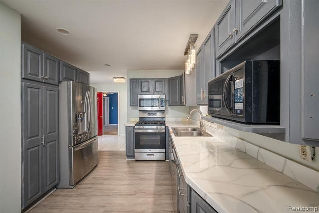 26085 Superior Road, Taylor, MI 48180