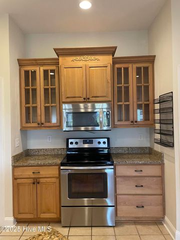 607 Castle Bay Drive, Hampstead, NC 28443