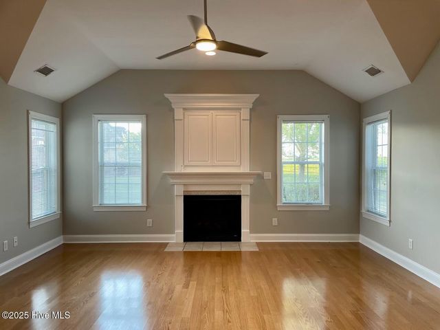 607 Castle Bay Drive, Hampstead, NC 28443