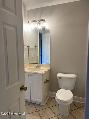 607 Castle Bay Drive, Hampstead, NC 28443