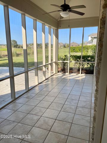 607 Castle Bay Drive, Hampstead, NC 28443