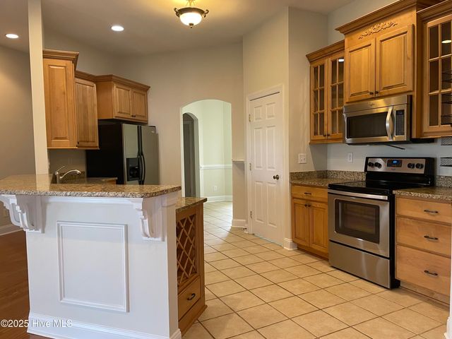 607 Castle Bay Drive, Hampstead, NC 28443