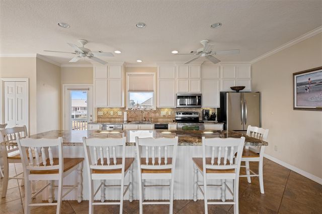 3125 James, Crystal Beach, TX 77650