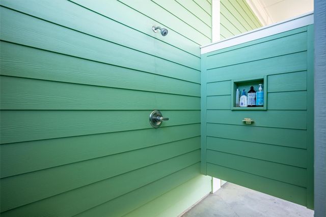 3125 James, Crystal Beach, TX 77650