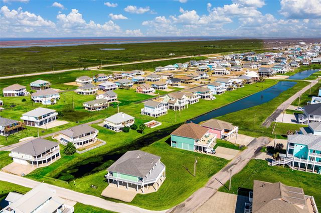 3125 James, Crystal Beach, TX 77650