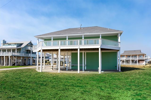 3125 James, Crystal Beach, TX 77650