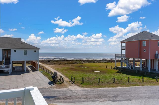 3125 James, Crystal Beach, TX 77650