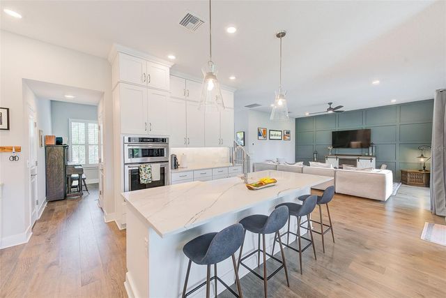 4710 W EL PRADO BOULEVARD, Tampa, FL 33629