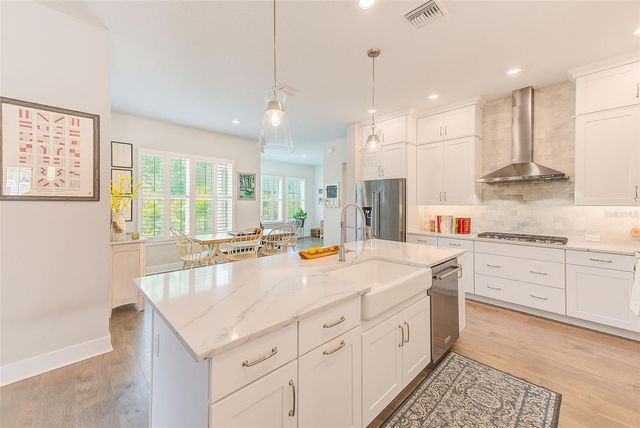 4710 W EL PRADO BOULEVARD, Tampa, FL 33629