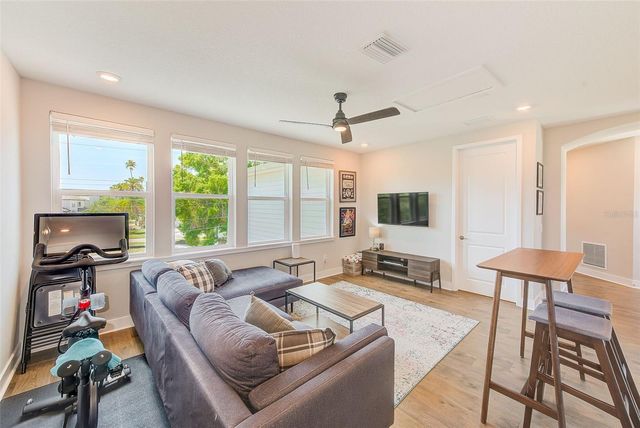 4710 W EL PRADO BOULEVARD, Tampa, FL 33629