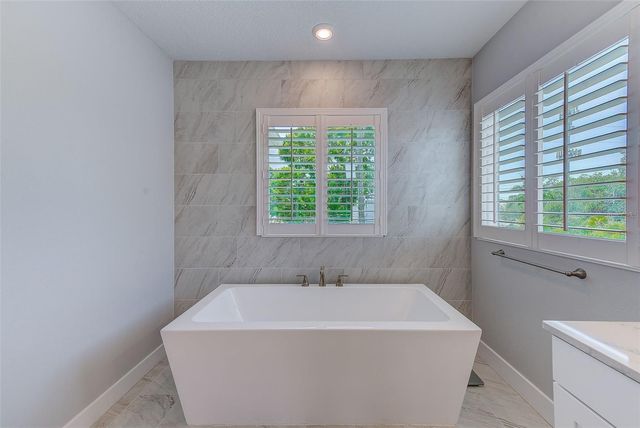 4710 W EL PRADO BOULEVARD, Tampa, FL 33629