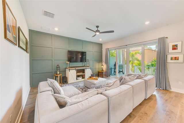 4710 W EL PRADO BOULEVARD, Tampa, FL 33629