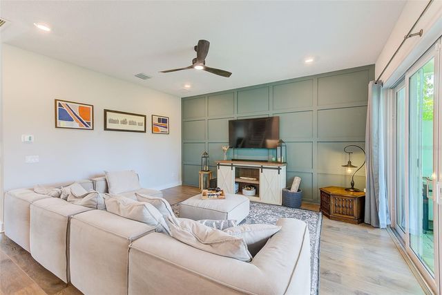 4710 W EL PRADO BOULEVARD, Tampa, FL 33629