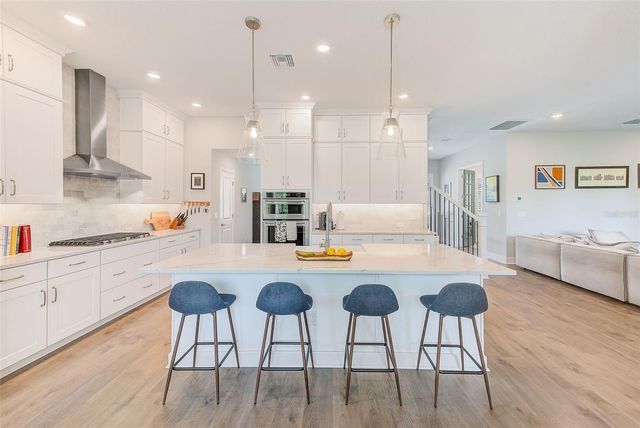 4710 W EL PRADO BOULEVARD, Tampa, FL 33629