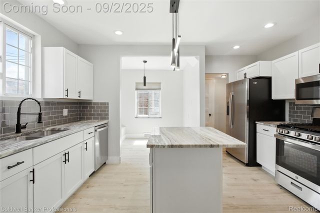 17204 Wildemere Street, Detroit, MI 48221