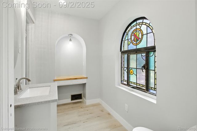 17204 Wildemere Street, Detroit, MI 48221