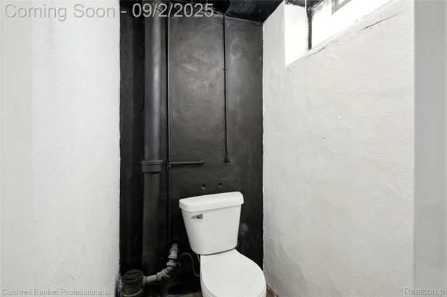 17204 Wildemere Street, Detroit, MI 48221