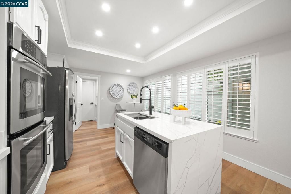 Image 14 of property listing at 2130 Shoshone Cir, Danville, CA 94526