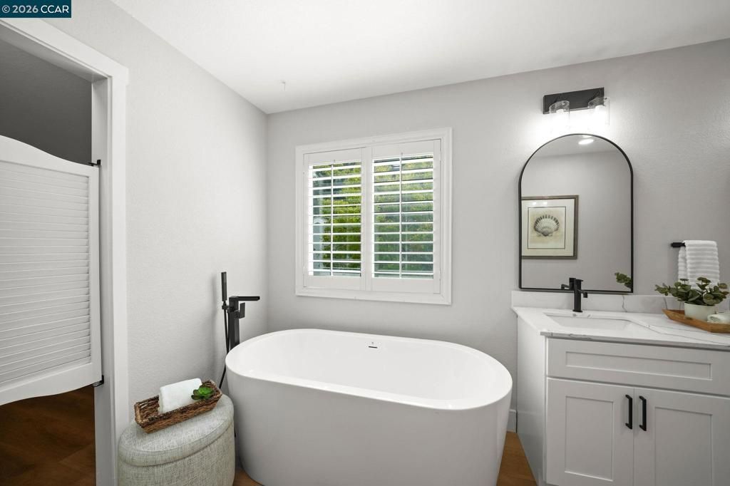Image 29 of property listing at 2130 Shoshone Cir, Danville, CA 94526
