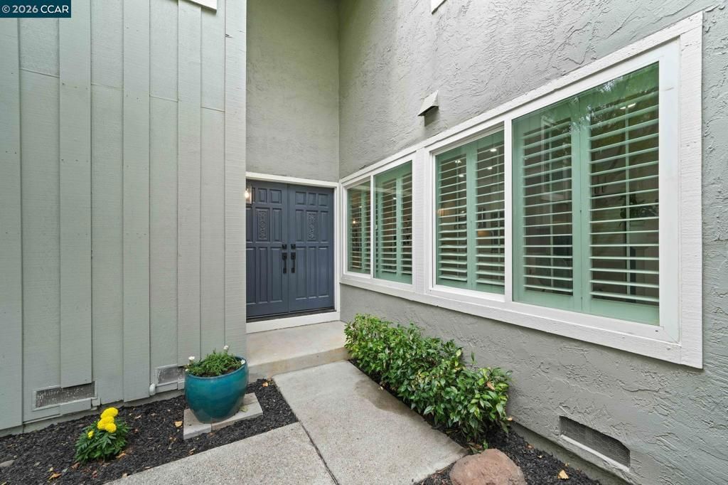 Image 4 of property listing at 2130 Shoshone Cir, Danville, CA 94526