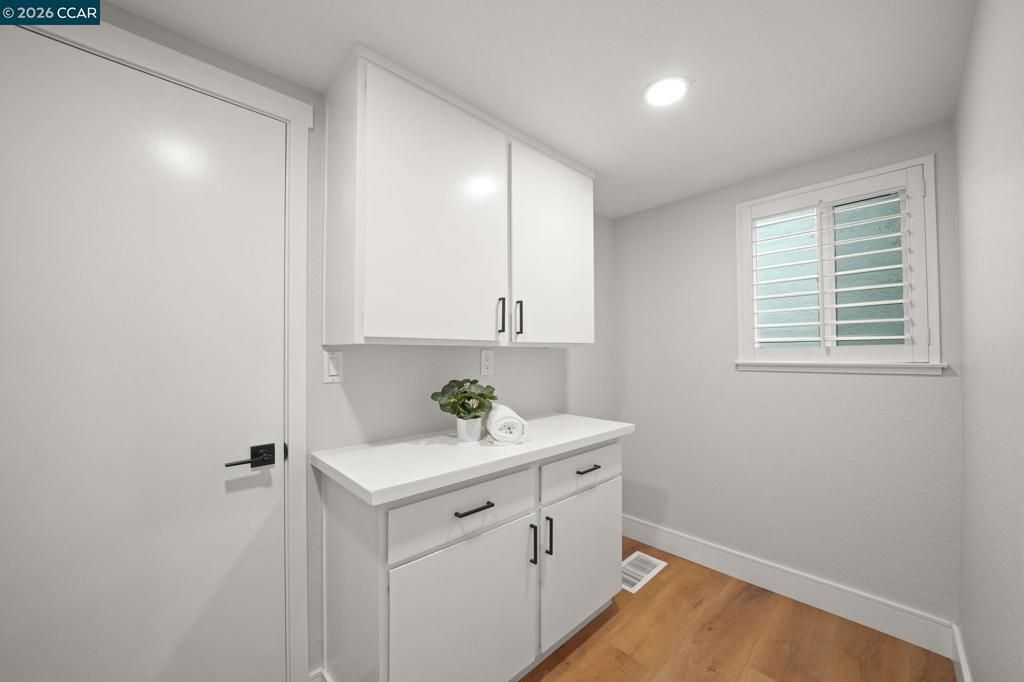 Image 41 of property listing at 2130 Shoshone Cir, Danville, CA 94526