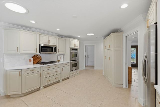 2080 HAWAII AVENUE NE, St Petersburg, FL 33703