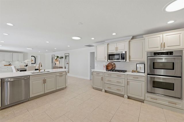 2080 HAWAII AVENUE NE, St Petersburg, FL 33703