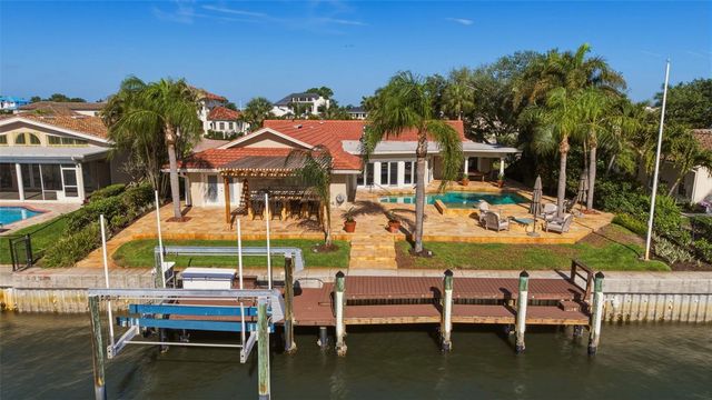 2080 HAWAII AVENUE NE, St Petersburg, FL 33703