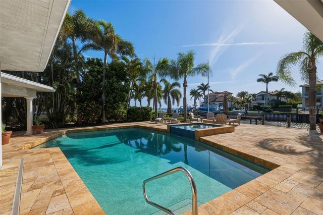 2080 HAWAII AVENUE NE, St Petersburg, FL 33703