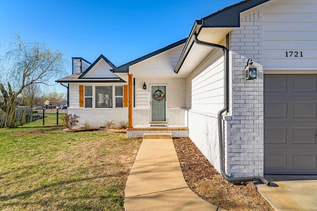 1721 N Hawthorn Ct, Andover, KS 67002