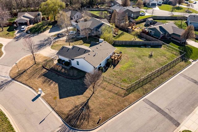 1721 N Hawthorn Ct, Andover, KS 67002