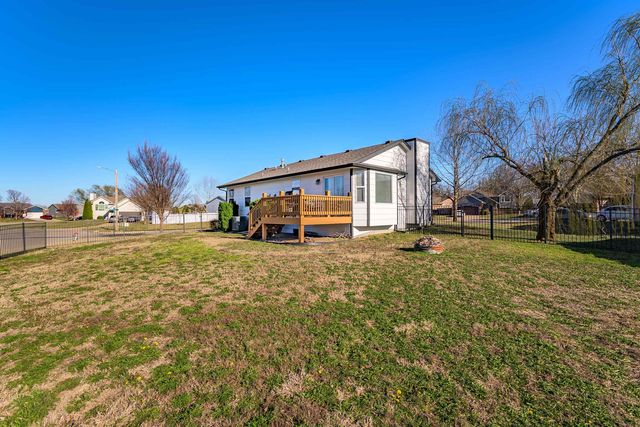 1721 N Hawthorn Ct, Andover, KS 67002