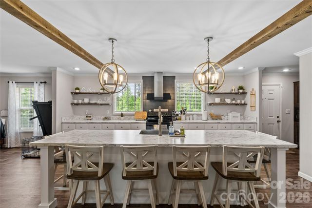412 Mullinax Circle, Blacksburg, SC 29702