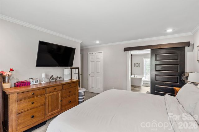 412 Mullinax Circle, Blacksburg, SC 29702