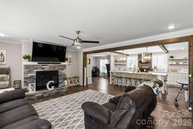 412 Mullinax Circle, Blacksburg, SC 29702