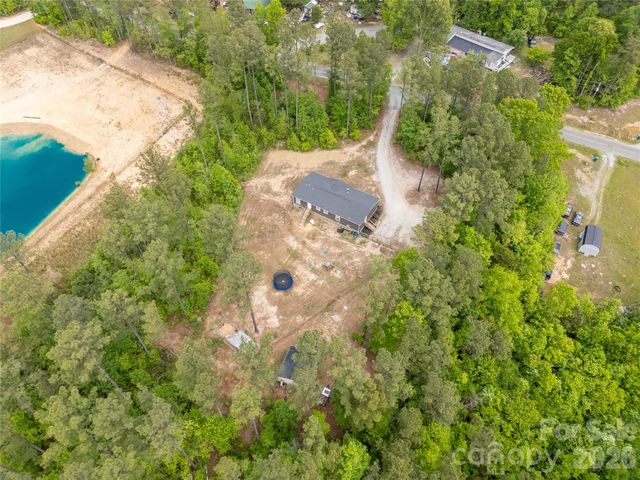 412 Mullinax Circle, Blacksburg, SC 29702