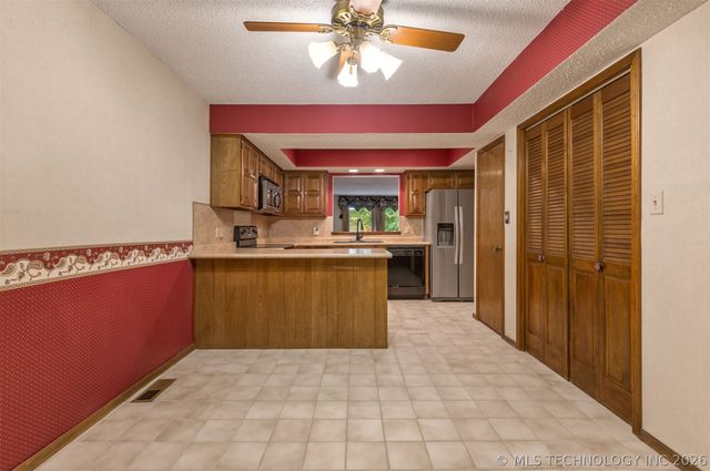 8484 S College Avenue 72, Tulsa, OK 74137