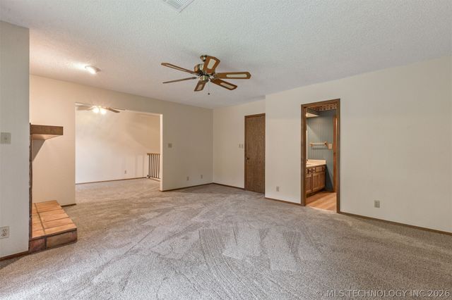 8484 S College Avenue 72, Tulsa, OK 74137