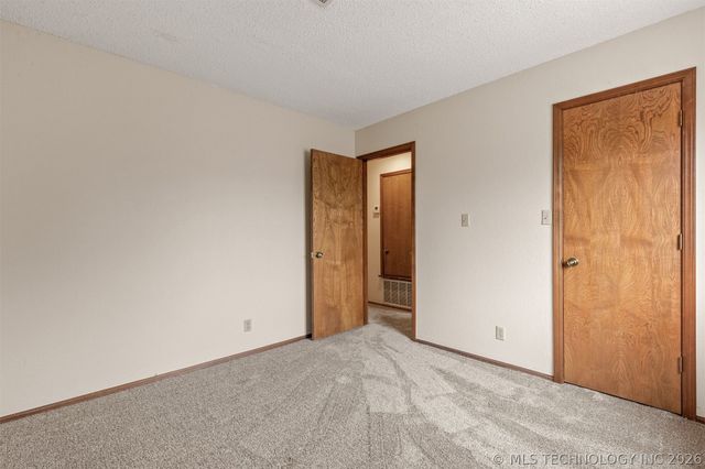 8484 S College Avenue 72, Tulsa, OK 74137