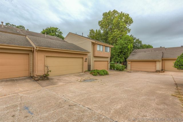 8484 S College Avenue 72, Tulsa, OK 74137