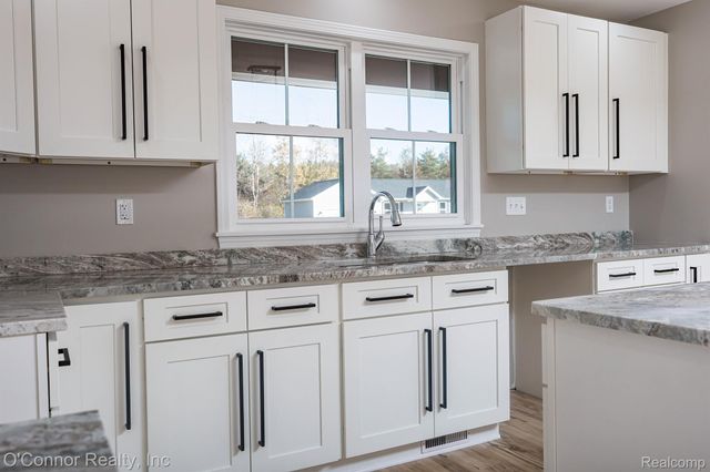 2047 Edward Lane East, Kimball Township, MI 48074