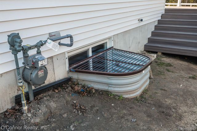 2047 Edward Lane East, Kimball Township, MI 48074