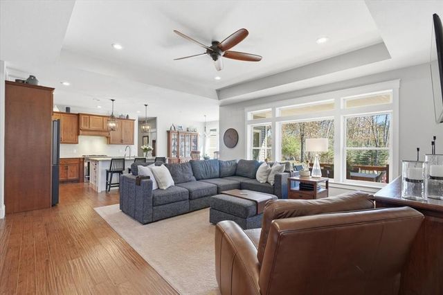 977 McGregor Drive, Eau Claire, WI 54703