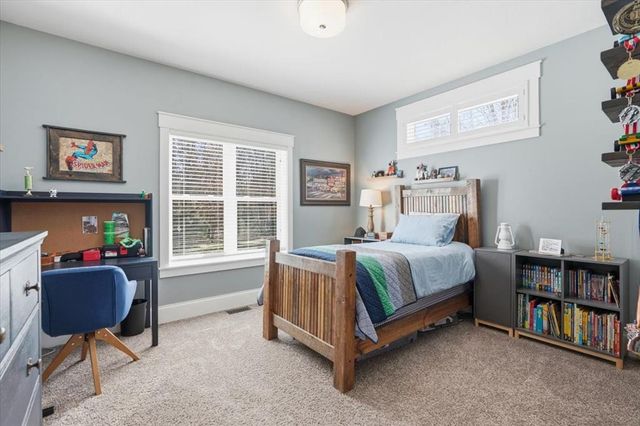 977 McGregor Drive, Eau Claire, WI 54703