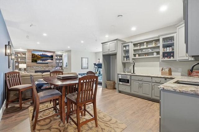 977 McGregor Drive, Eau Claire, WI 54703