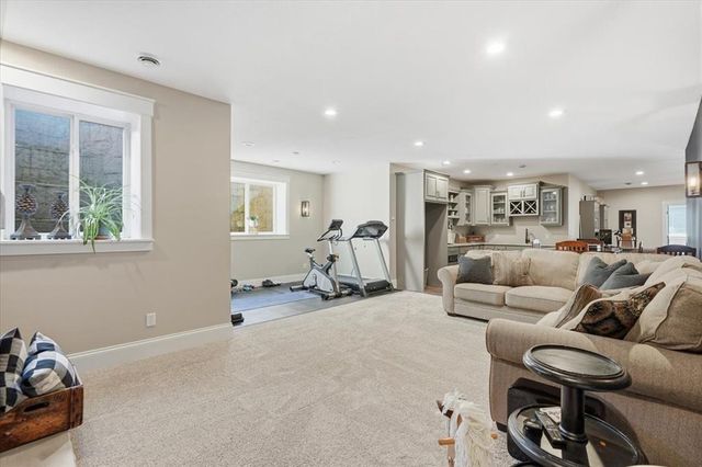 977 McGregor Drive, Eau Claire, WI 54703