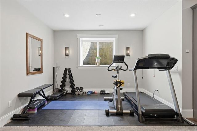 977 McGregor Drive, Eau Claire, WI 54703