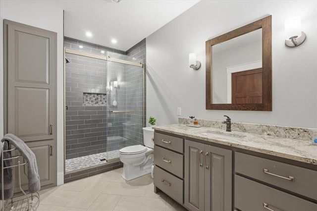 977 McGregor Drive, Eau Claire, WI 54703