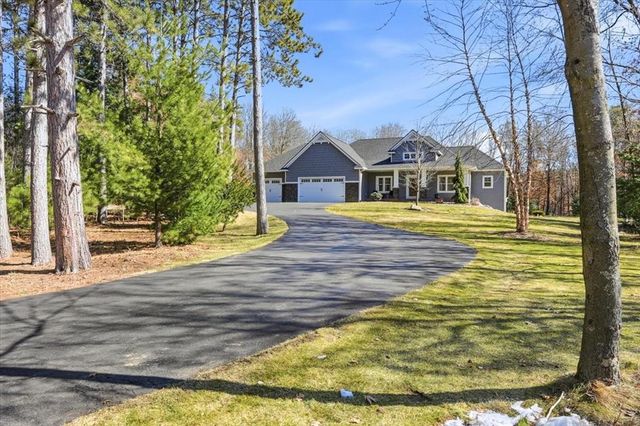 977 McGregor Drive, Eau Claire, WI 54703