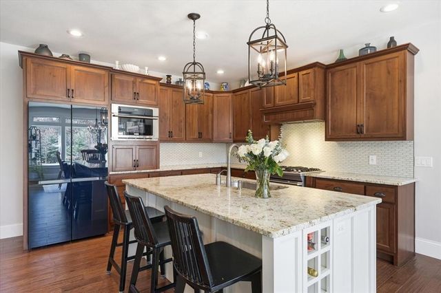 977 McGregor Drive, Eau Claire, WI 54703